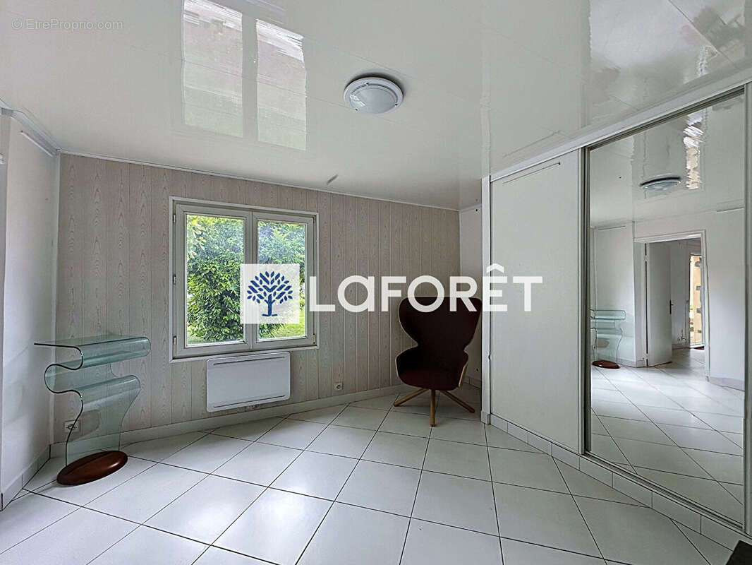 Appartement à SAINT-NOM-LA-BRETECHE