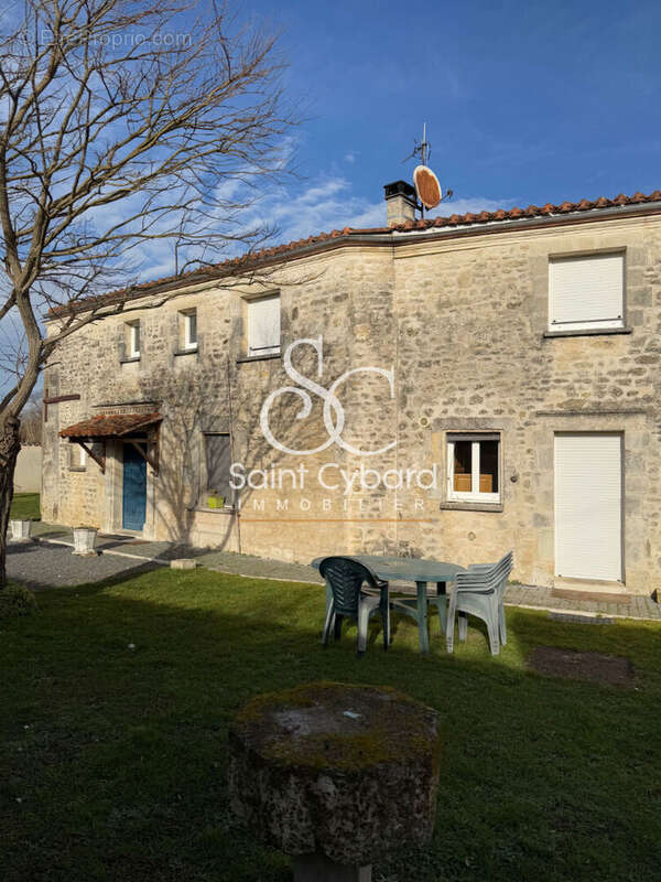 Maison à FLEAC
