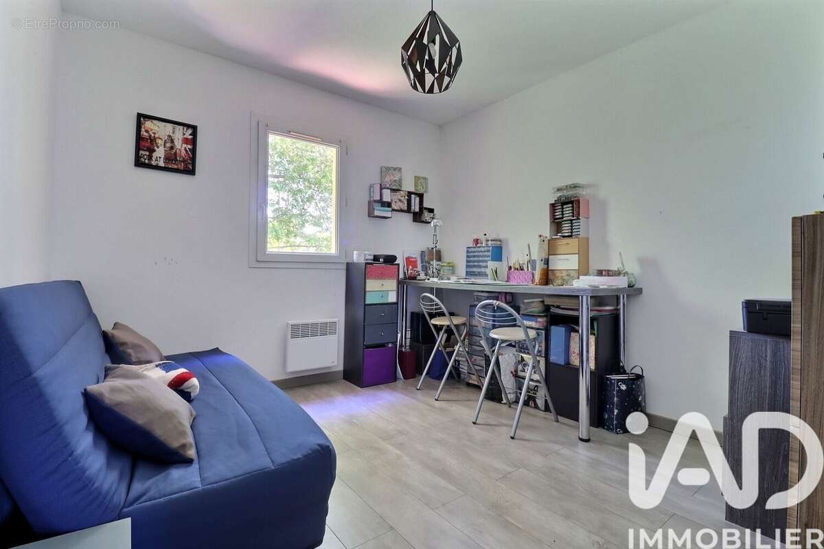 Maison 80 m² à Vitrolles  - photo 8