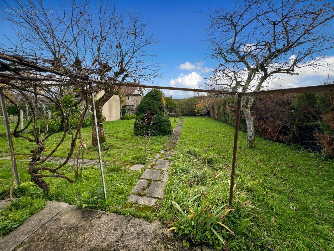Maison à SAINT-ASTIER