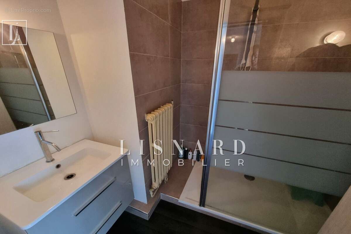 Appartement à VALLAURIS