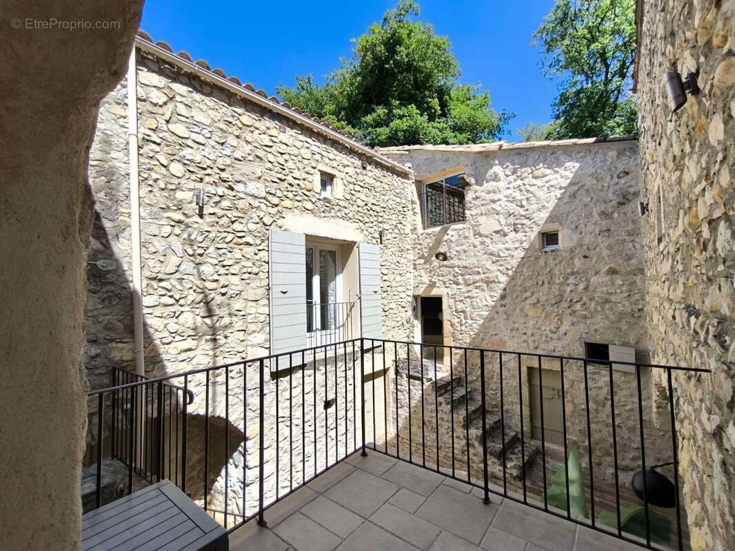 Mirmande. propriete en pierre de pays. renovee en totalite  223.72 m2. parc 1527m2 clos. piscine. dependances - photo 33