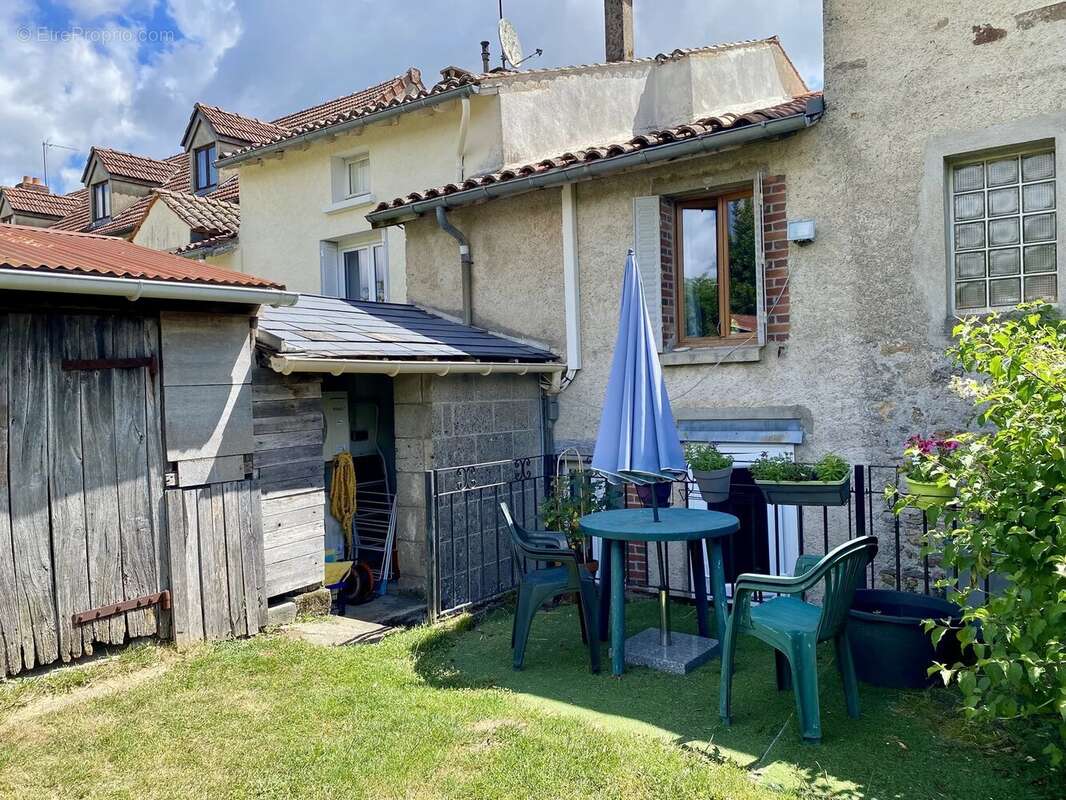 Maison à LE DORAT