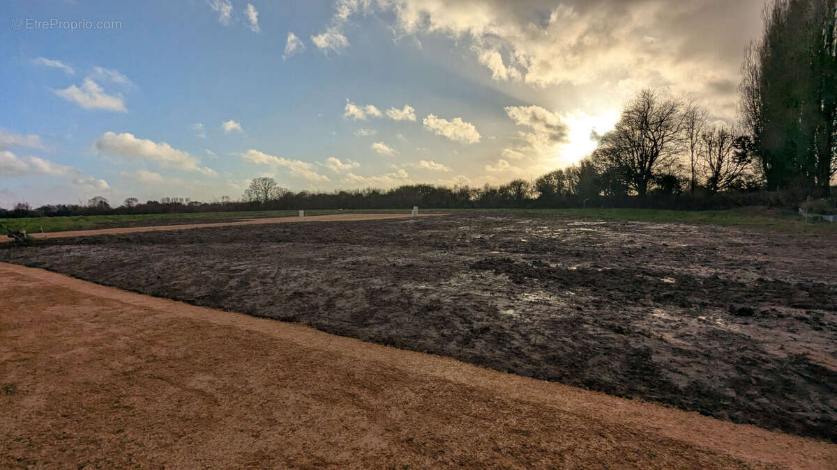 Terrain à FONTENAY-SUR-MER