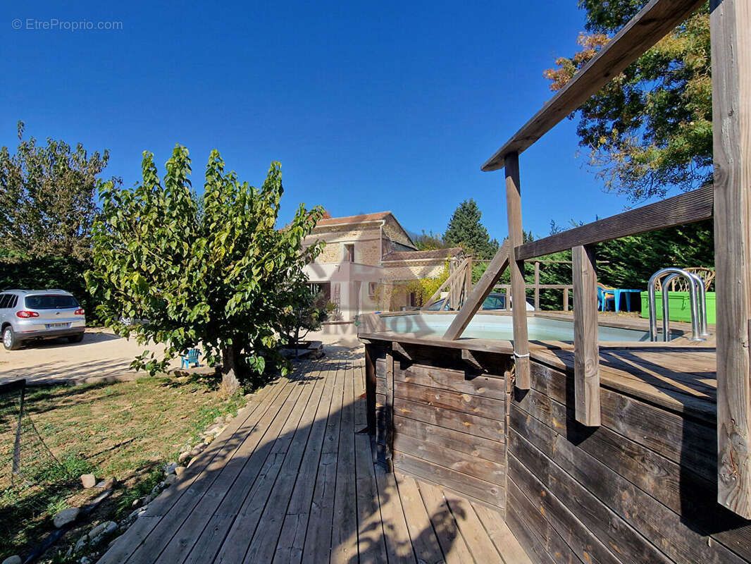 Maison à SAINT-JULIEN-DE-CASSAGNAS