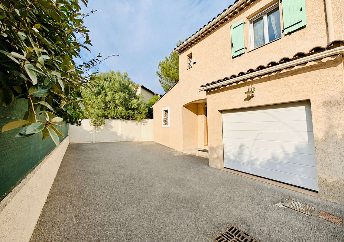 TOULON EST - MAISON de 108m2 3 ch - proche commerces et piste cyclable - photo 10