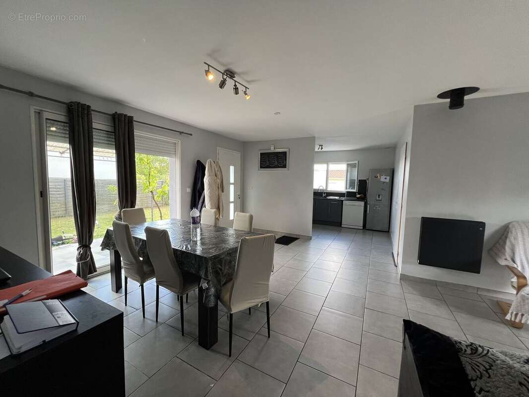 Maison à SAINT-DENIS-DE-PILE