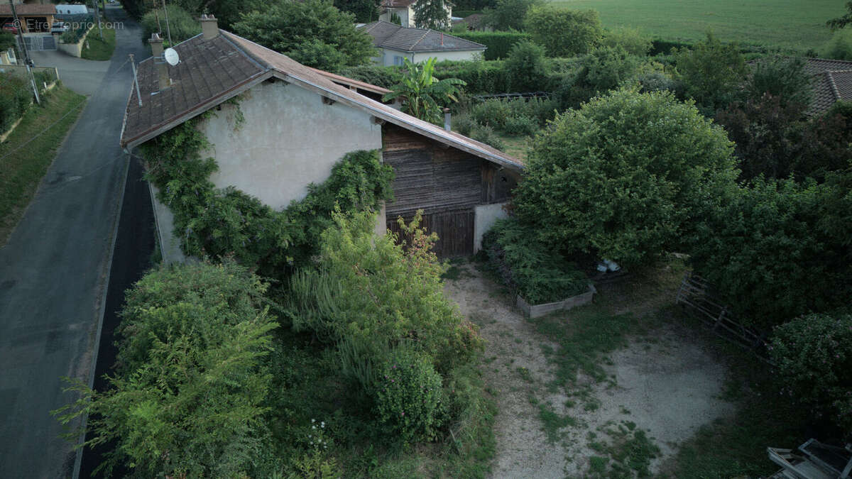 Maison à DOMPIERRE-SUR-CHALARONNE
