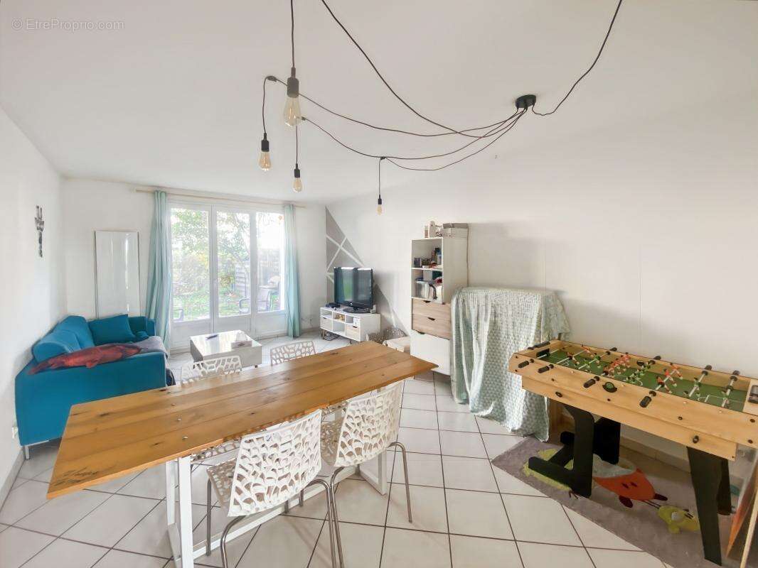 Appartement à CHECY