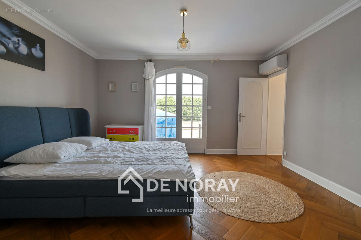 Propriété de 3 maisons + espace équestre sur 3,5 hectares - photo 3