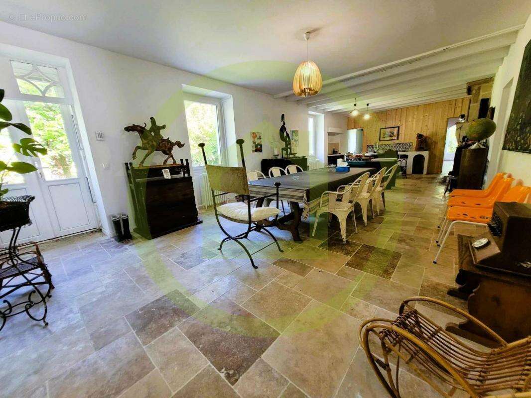 Maison à SAINT-DIZANT-DU-GUA