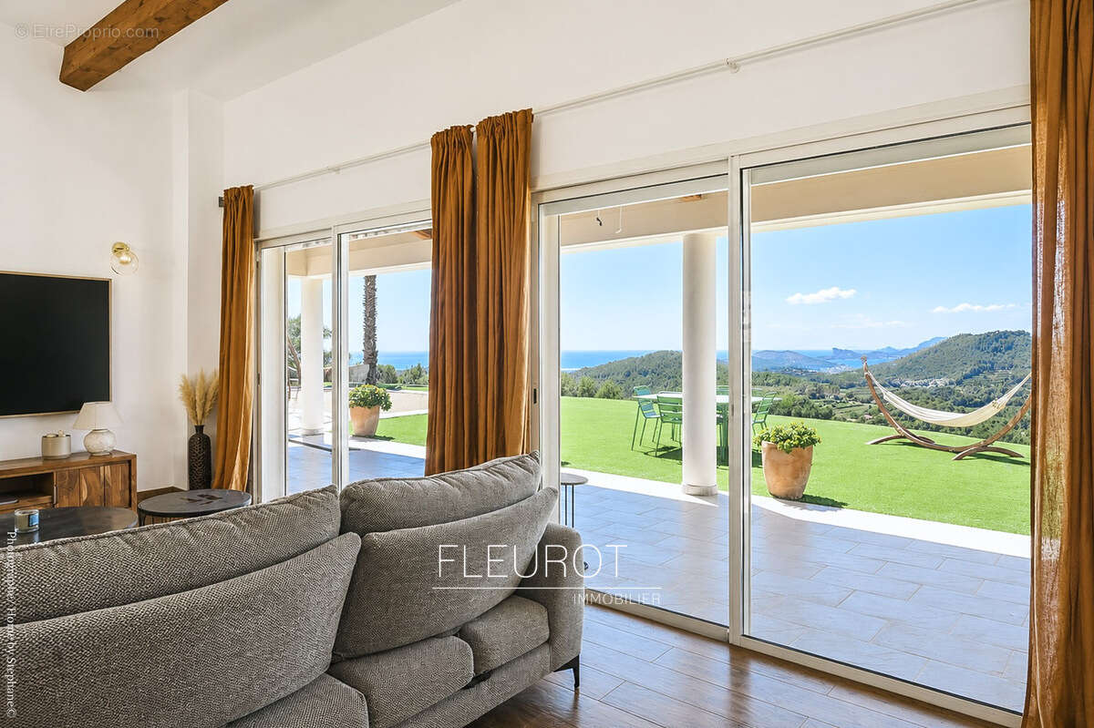 Maison à LA CADIERE-D'AZUR