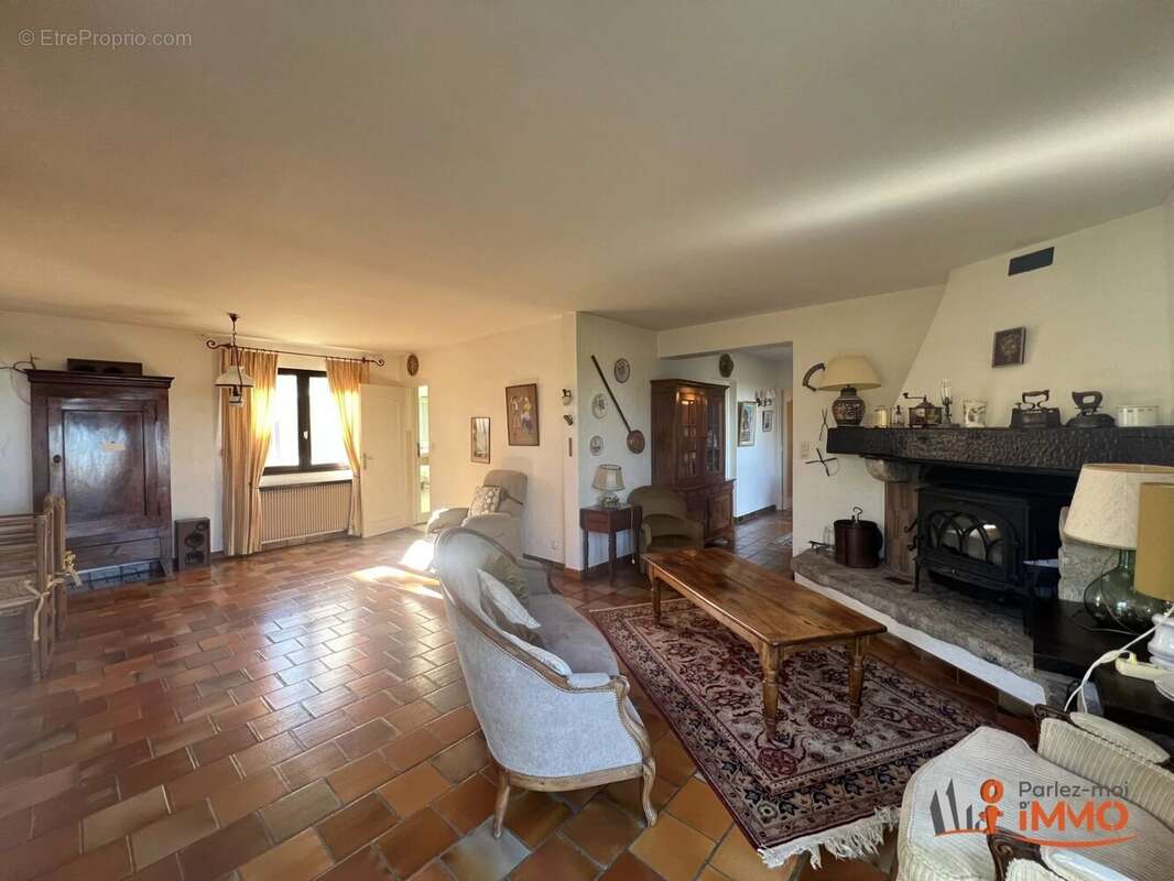 Maison à BOISSET-SAINT-PRIEST