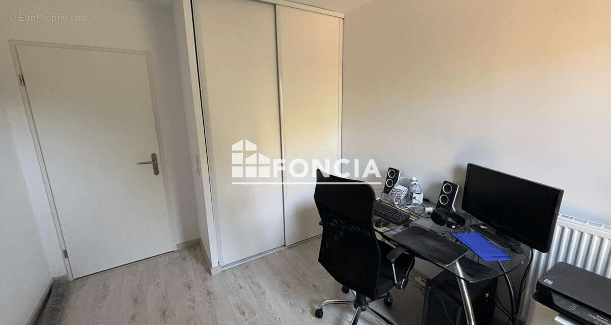 À VENDRE – T3 avec Terrasse et 2 Parking - photo 3
