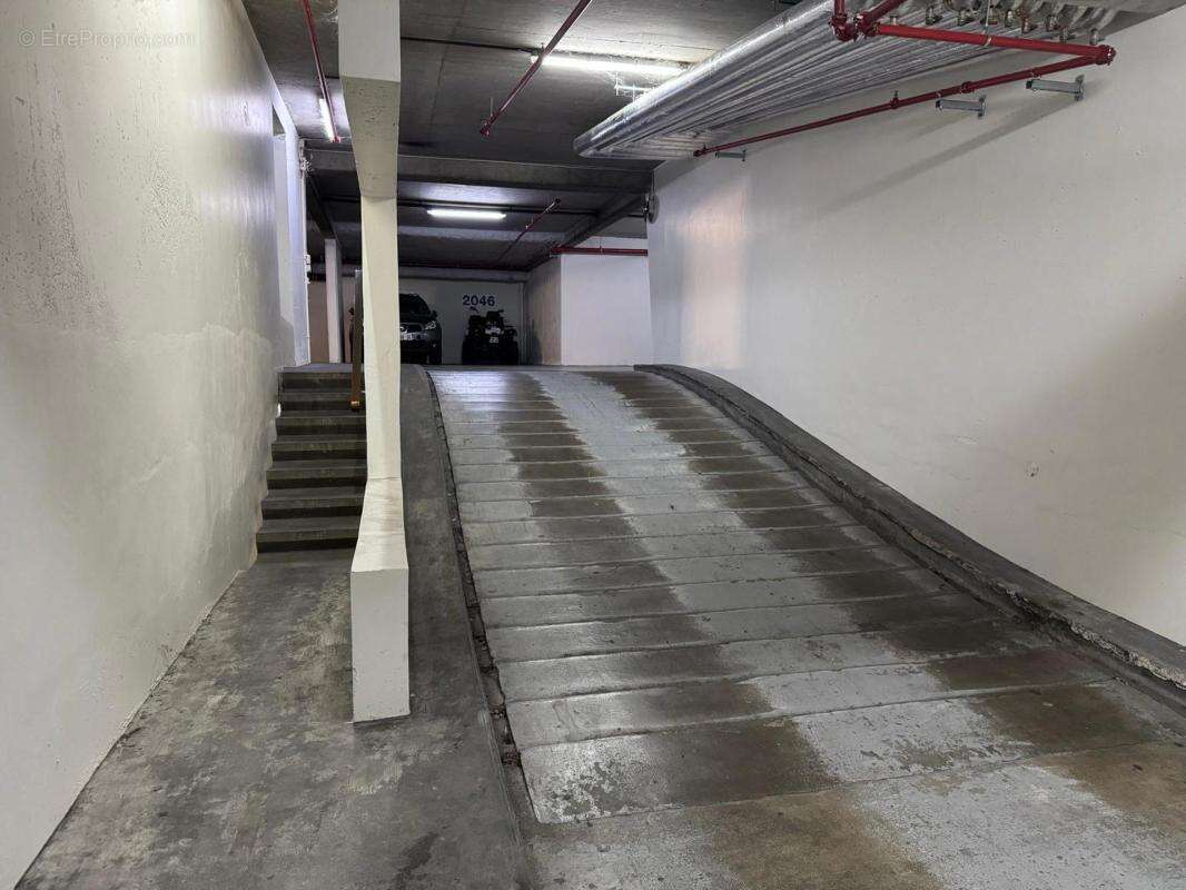 Parking à PARIS-2E