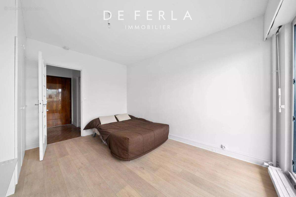 Appartement à PARIS-7E
