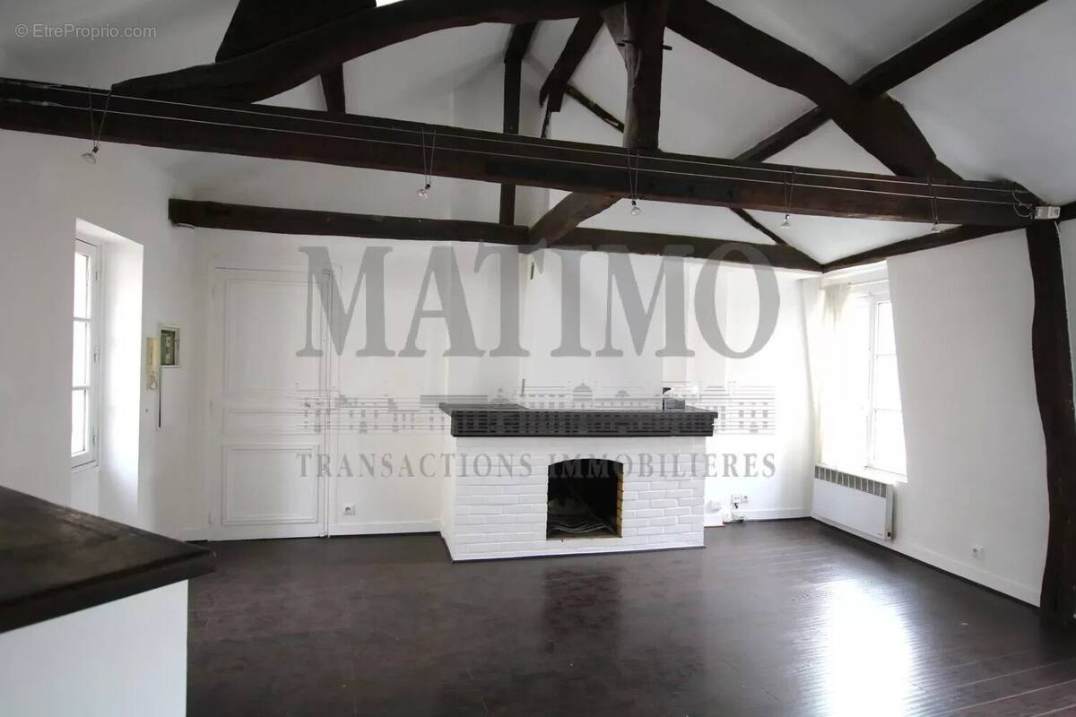 Appartement à PARIS-3E