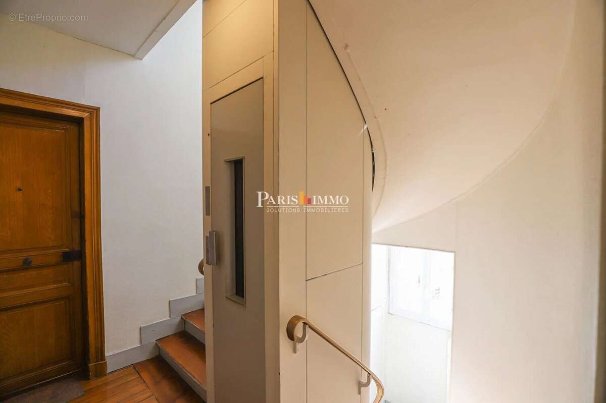 Appartement à PARIS-18E