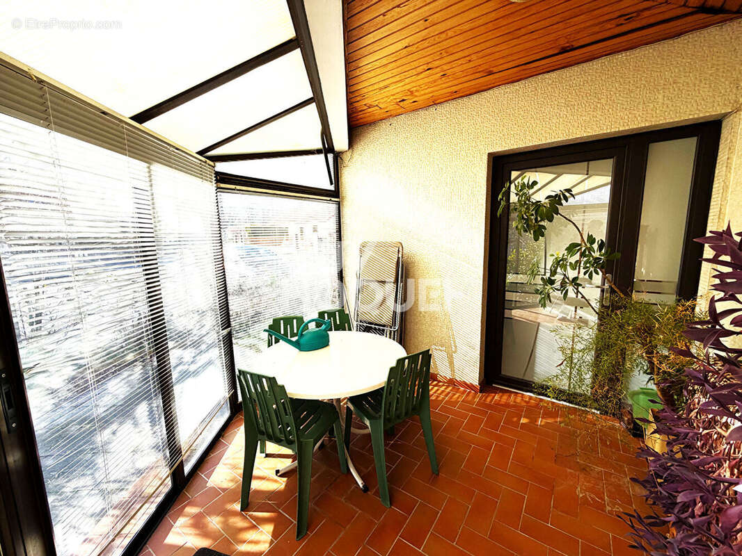 Maison à L'HAY-LES-ROSES