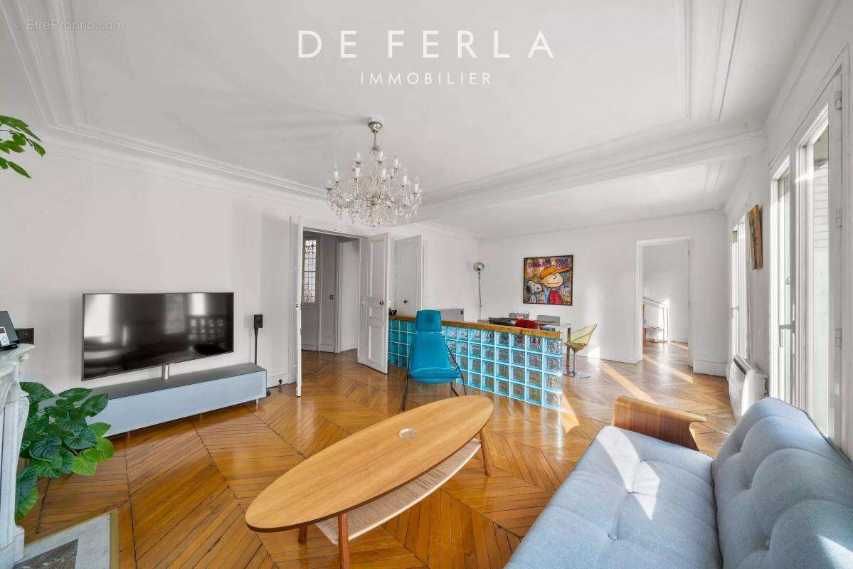 Appartement à PARIS-10E