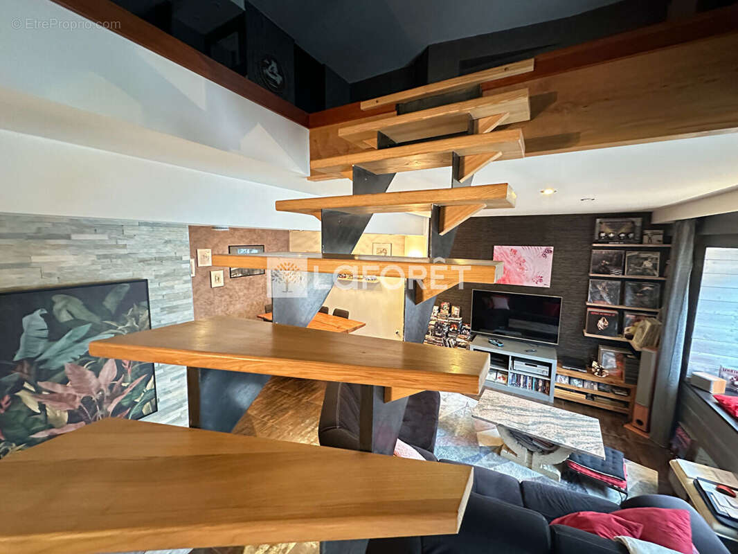 Appartement à LA CLUSE-ET-MIJOUX