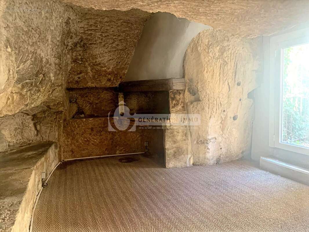 Maison à vendre dans le coeur du village de Fontvieille - photo 10