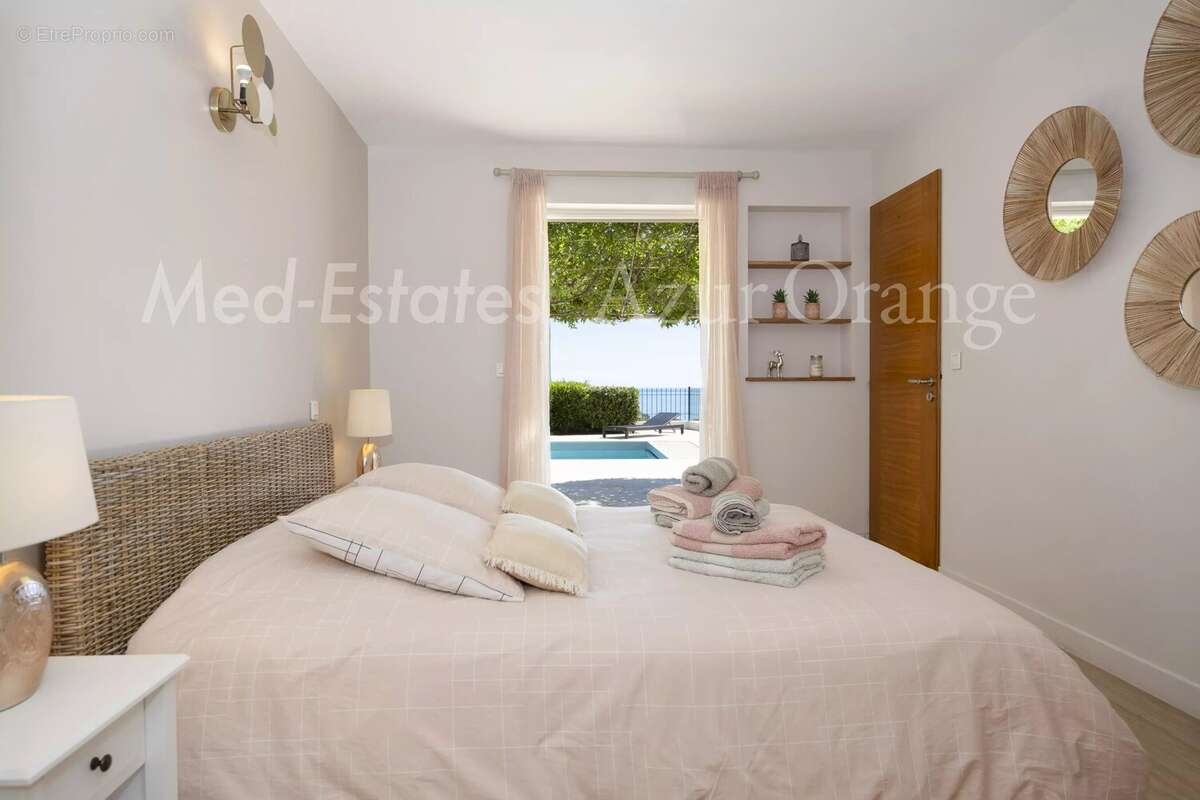 Rare - Sainte-Maxime - Villa vue mer panoramique  - 5 chambres - photo 12