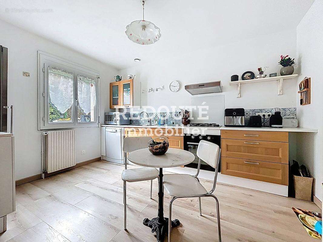 Plain-pied de 5 chambres avec jardin et sous-sol total - photo 4