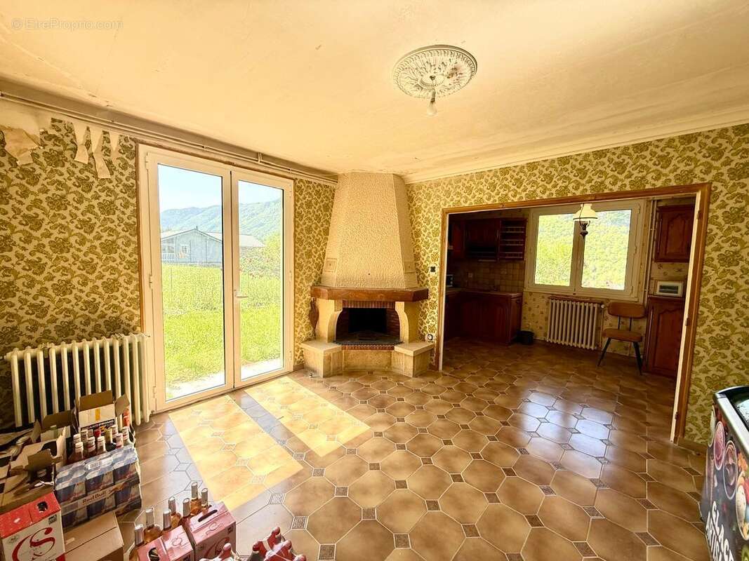   - Maison à LUZENAC