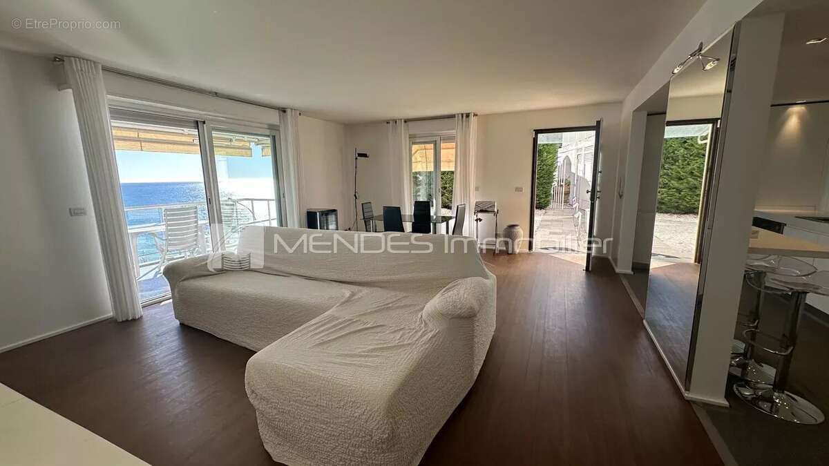 Appartement à ROQUEBRUNE-CAP-MARTIN