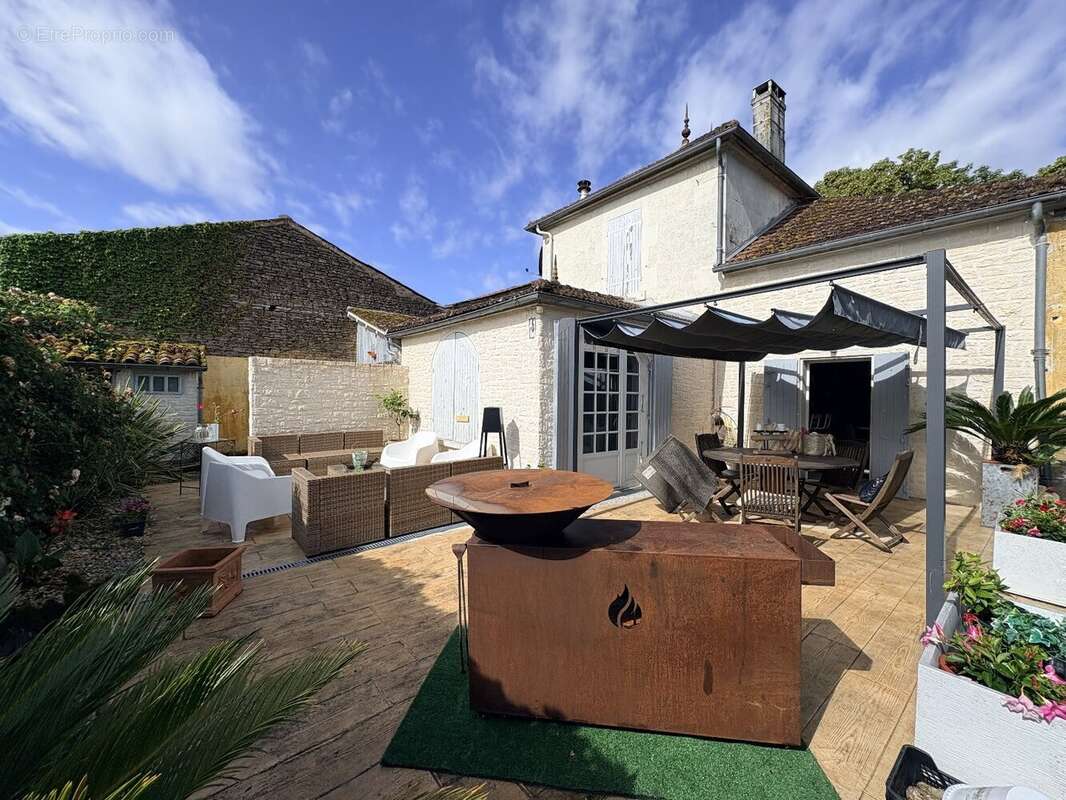 Maison à CHERVES-RICHEMONT