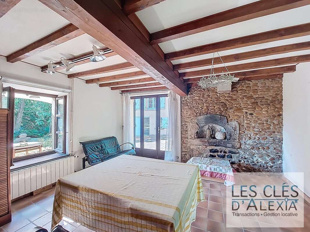 Maison à LES COTES-D'AREY
