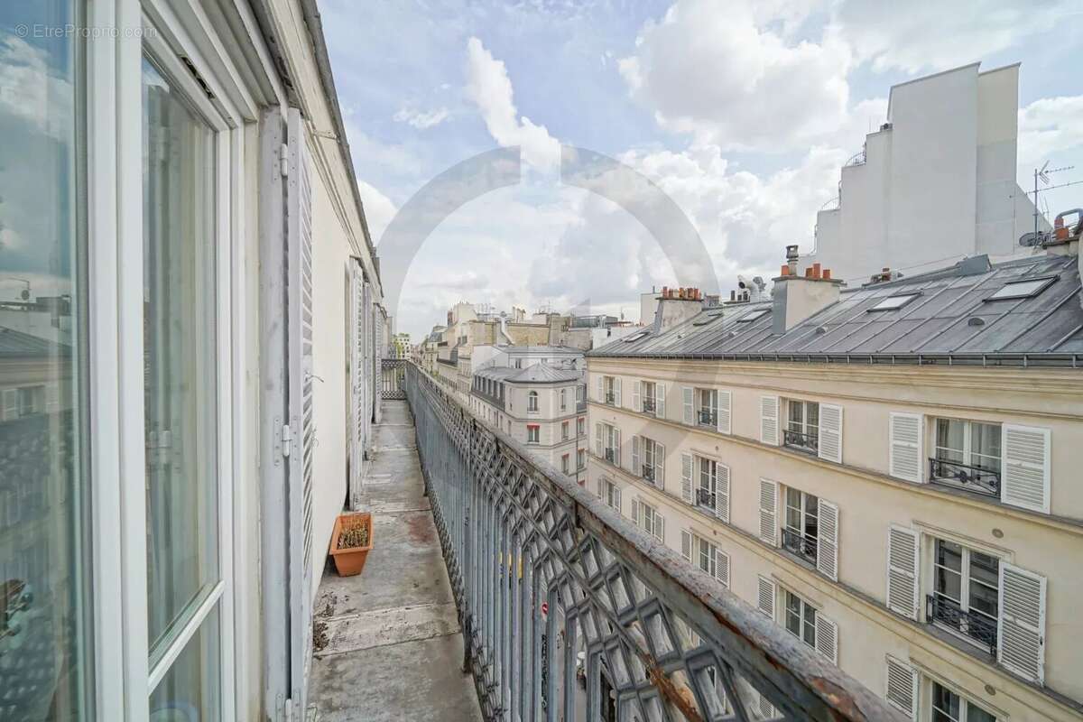 Appartement à PARIS-8E