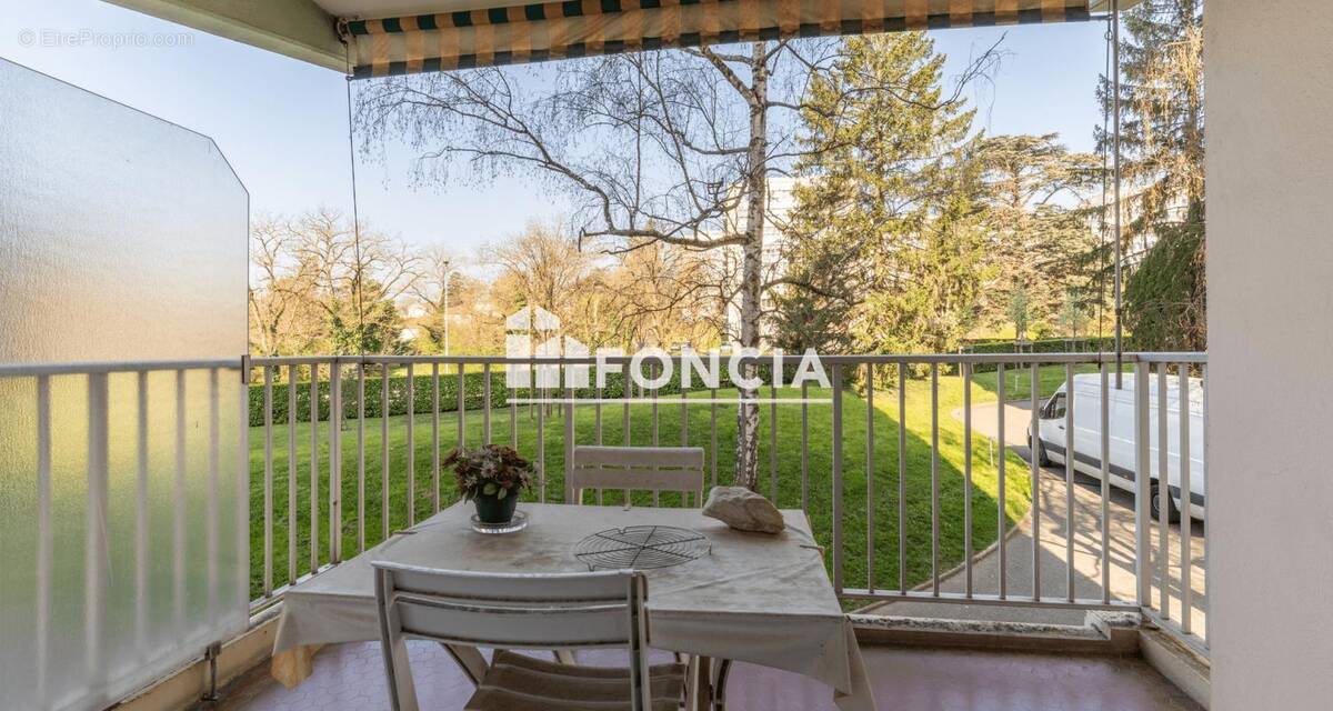 Appartement à SAINTE-FOY-LES-LYON