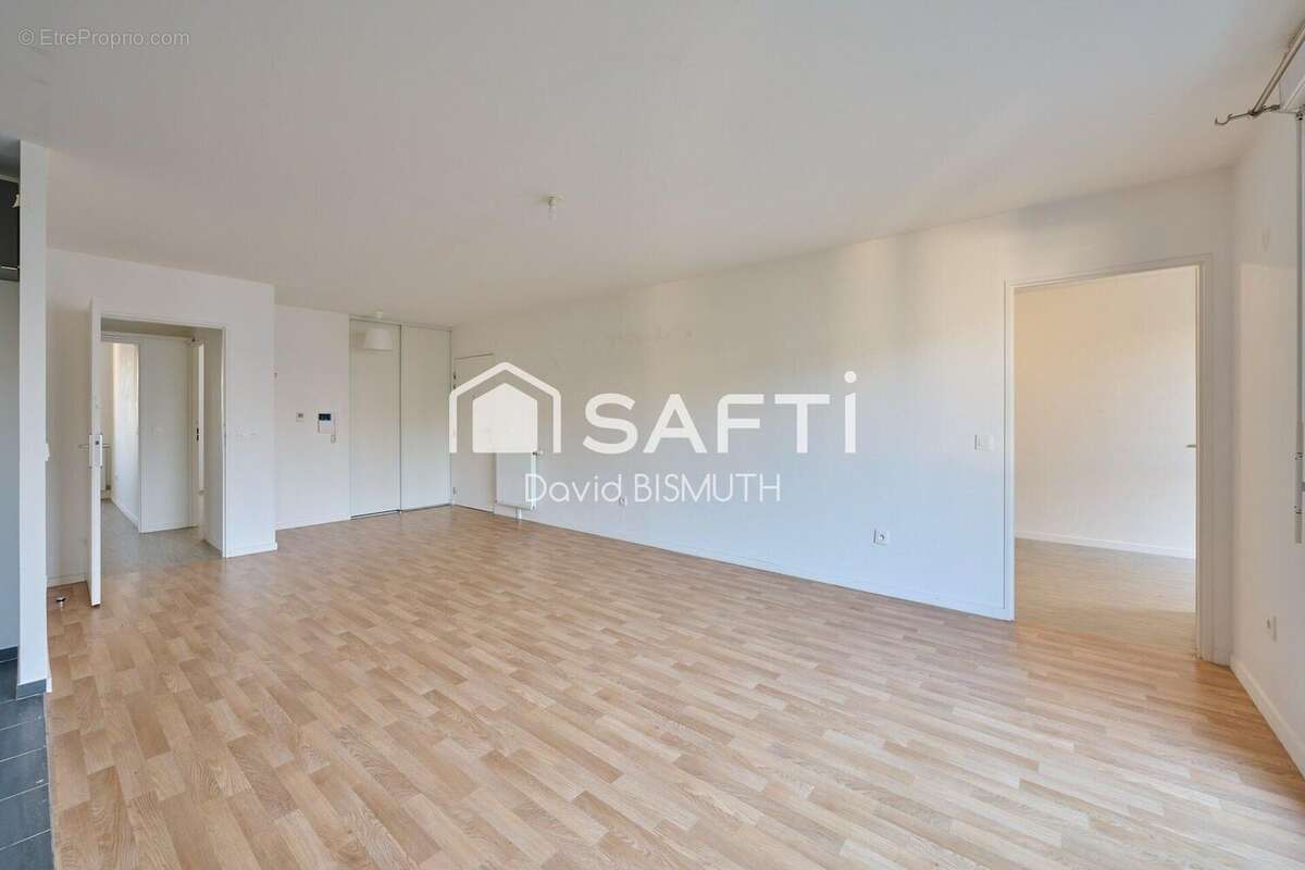 Photo 2 - Appartement à GENNEVILLIERS