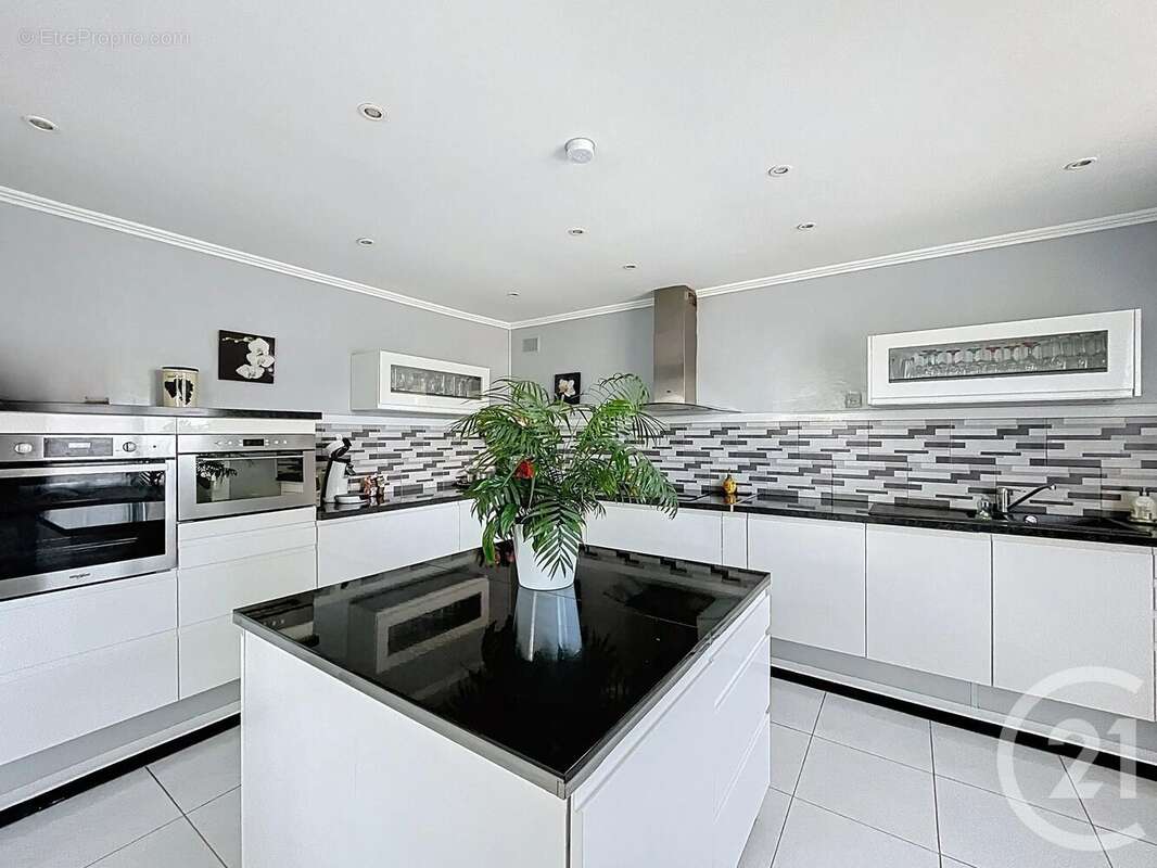 Maison à COURLON-SUR-YONNE