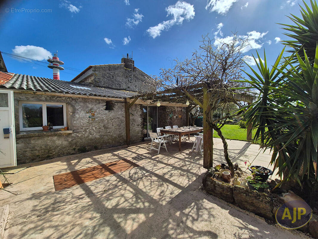 Maison à SAINT-CHRISTOPHE-DU-LIGNERON
