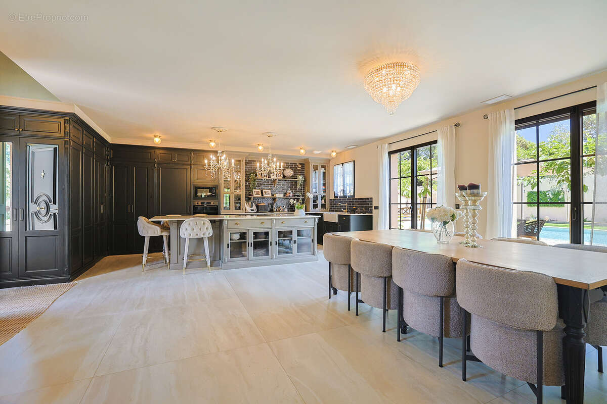 Maison à SOLLIES-TOUCAS