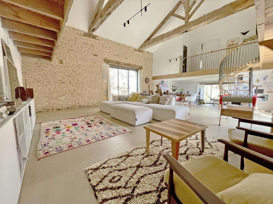 Maison à SAINT-AMAND-DE-VERGT