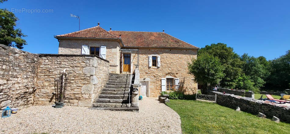 Magnifique maison en pierre restaurée avec piscine - photo 2