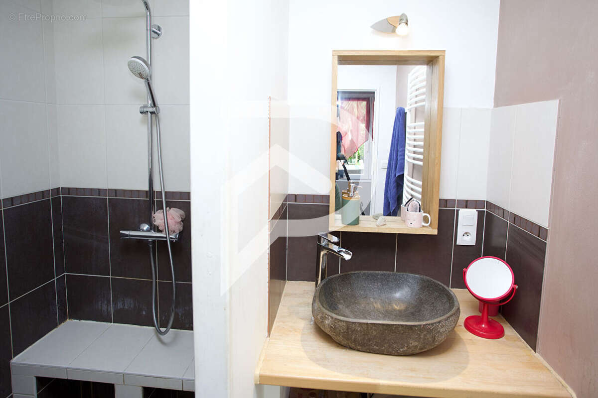 Maison à ARS-SUR-FORMANS