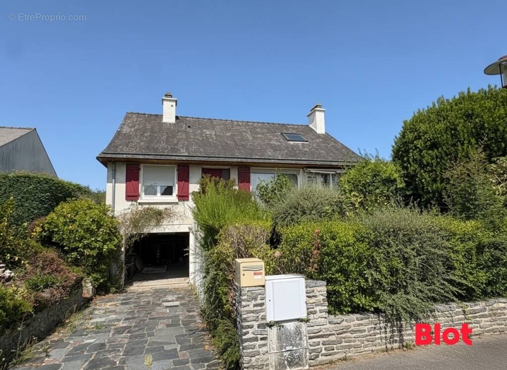 Maison à MONTFORT-SUR-MEU