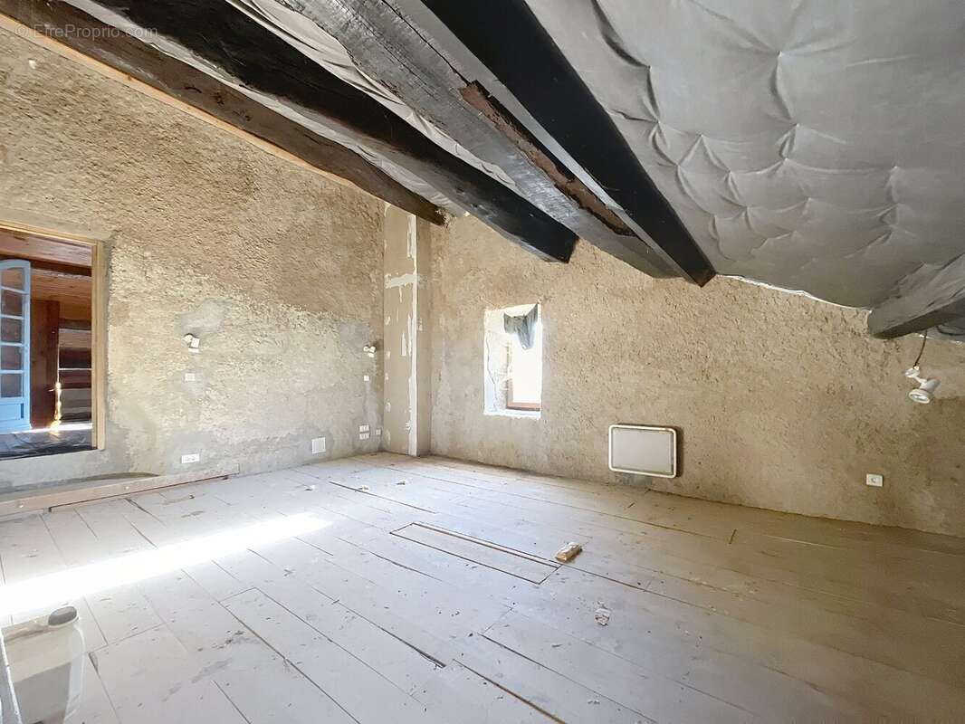 Maison à FERRIERES-POUSSAROU