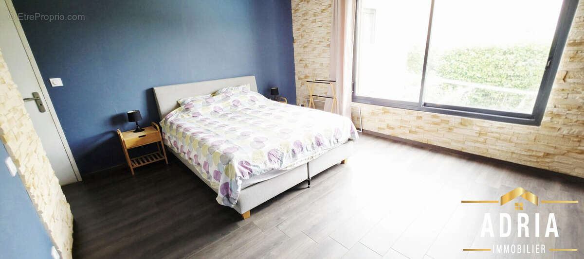 Maison 229 m² à Jouy-Aux-Arches  - photo 7