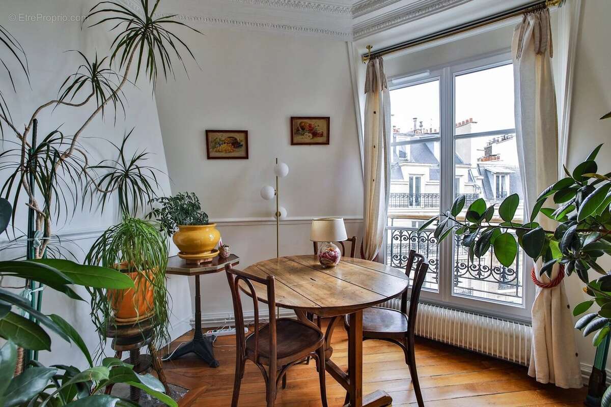 Appartement à PARIS-18E