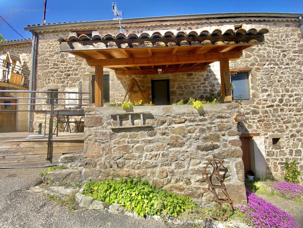 Maison à SAINT-JULIEN-MOLIN-MOLETTE