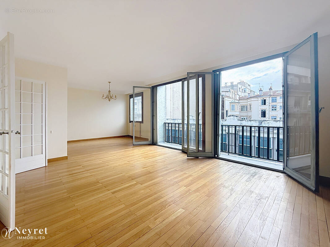 Appartement à SAINT-ETIENNE