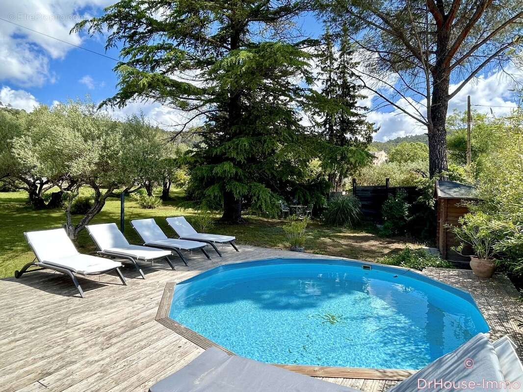 Maison à VILLECROZE