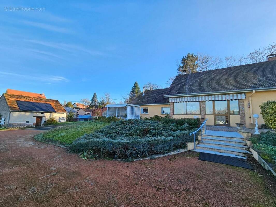 Photo 1 - Maison à CREUZIER-LE-VIEUX