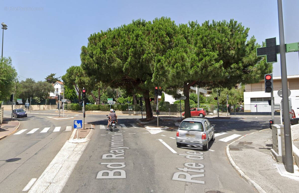 Parking à ANTIBES